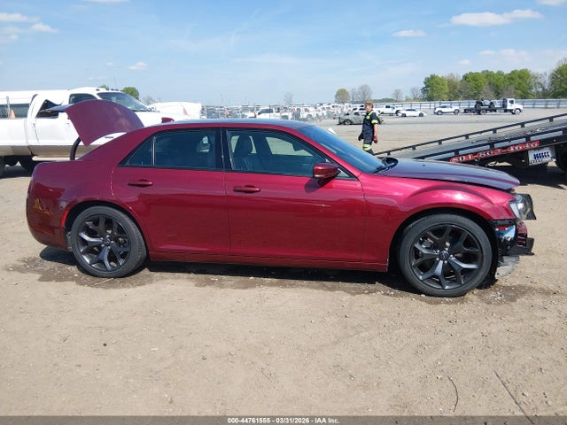 44761555 :رقم المزاد ، 2C3CCABG7PH562122 vin ، 2023 Chrysler 300 300s مزاد بيع
