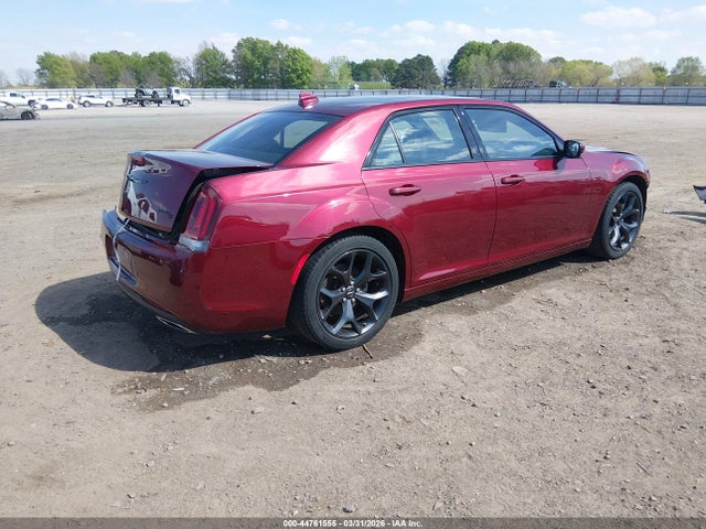 44761555 :رقم المزاد ، 2C3CCABG7PH562122 vin ، 2023 Chrysler 300 300s مزاد بيع