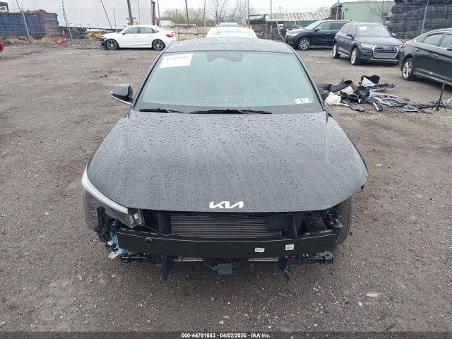 44761683 :رقم المزاد ، 3KPFW4DE3SE242328 vin ، 2025 Kia K4 Gt-line مزاد بيع