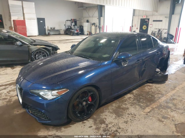 44761696 :رقم المزاد ، ZARFAEEN5J7573628 vin ، 2018 Alfa Romeo Giulia Ti Sport مزاد بيع