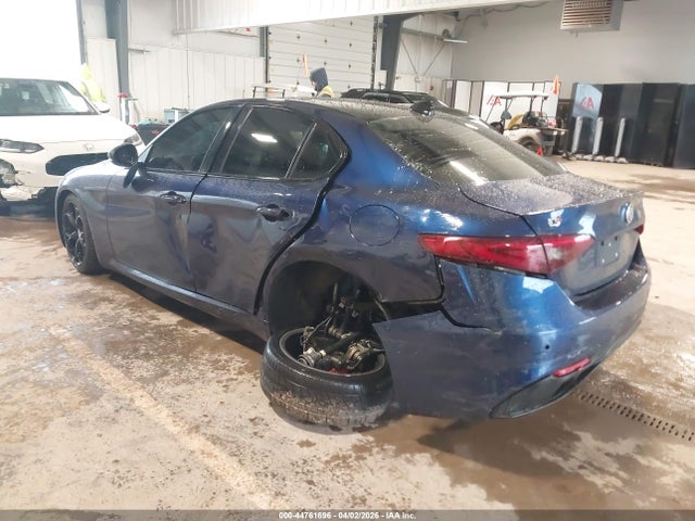 44761696 :رقم المزاد ، ZARFAEEN5J7573628 vin ، 2018 Alfa Romeo Giulia Ti Sport مزاد بيع