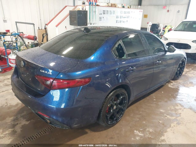 44761696 :رقم المزاد ، ZARFAEEN5J7573628 vin ، 2018 Alfa Romeo Giulia Ti Sport مزاد بيع