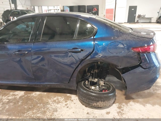 44761696 :رقم المزاد ، ZARFAEEN5J7573628 vin ، 2018 Alfa Romeo Giulia Ti Sport مزاد بيع