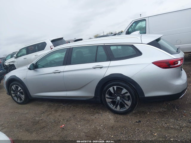 44761718 :رقم المزاد ، W04GV8SX5J1100206 vin ، 2018 Buick Regal Tourx Essence مزاد بيع