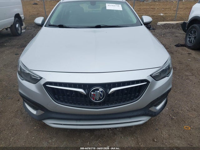 44761718 :رقم المزاد ، W04GV8SX5J1100206 vin ، 2018 Buick Regal Tourx Essence مزاد بيع