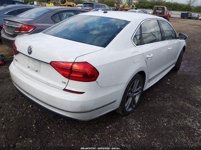 2016 Volkswagen Passat 1.8t R-line/1.8t S მანქანა იყიდება აუქციონზე, vin: 1VWAT7A39GC069904, აუქციონის ნომერი: 44761751