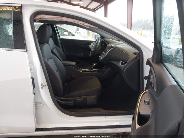 1G1ZD5STXRF215680 Chevrolet Malibu Fwd 1lt