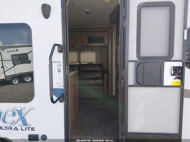 Coachmen Other 2017 5ZT2CXPB1HA009889 Image 5