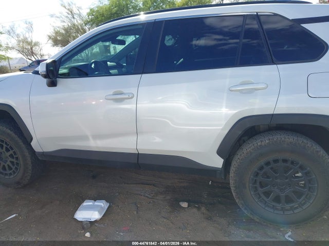 2T3A1RFV3MW234238 Toyota Rav4 Xle Premium