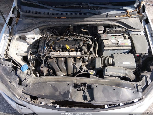 5NPD74LF0HH195732 Hyundai ELANTRA SE