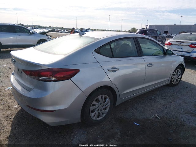 5NPD74LF0HH195732 Hyundai ELANTRA SE
