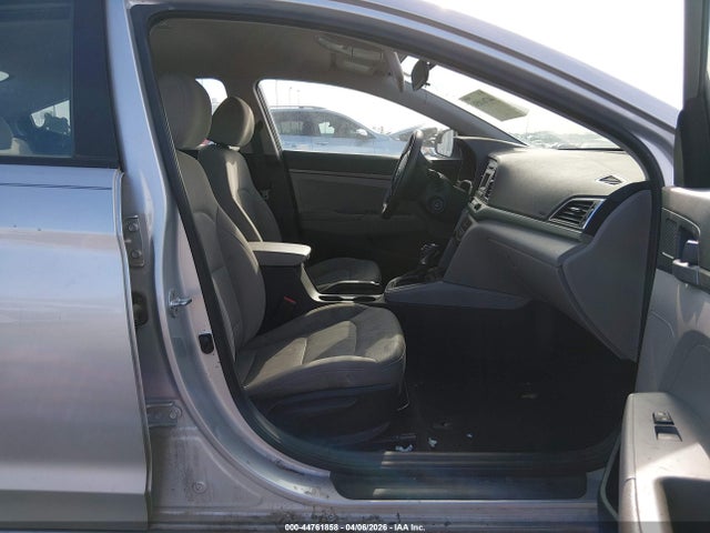 5NPD74LF0HH195732 Hyundai ELANTRA SE