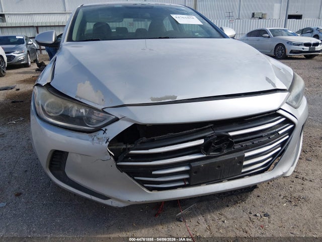 5NPD74LF0HH195732 Hyundai ELANTRA SE