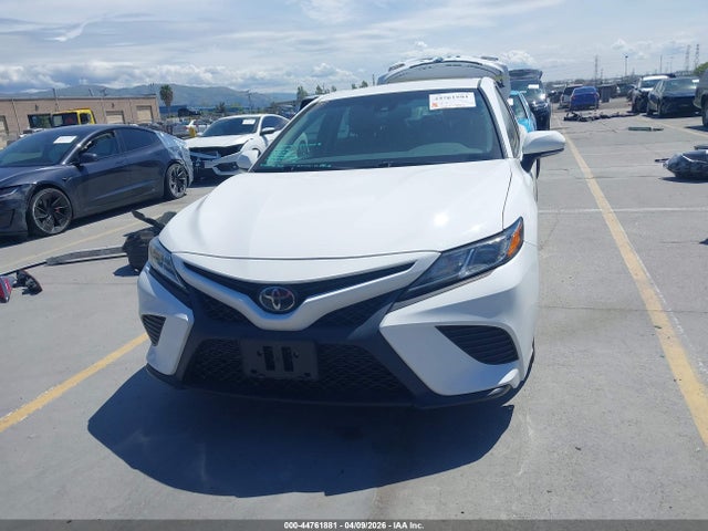 4T1B11HK2JU674884 Toyota CAMRY SE