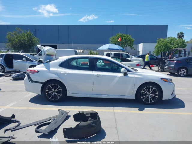 4T1B11HK2JU674884 Toyota CAMRY SE
