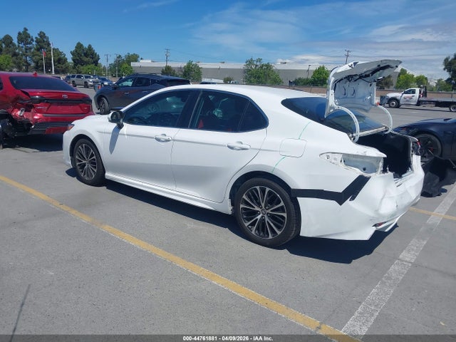 4T1B11HK2JU674884 Toyota CAMRY SE