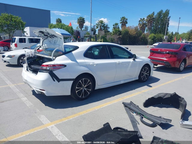 4T1B11HK2JU674884 Toyota CAMRY SE