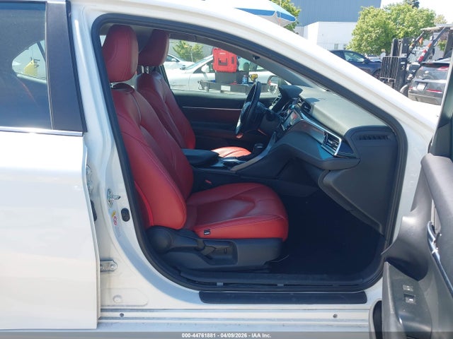4T1B11HK2JU674884 Toyota CAMRY SE