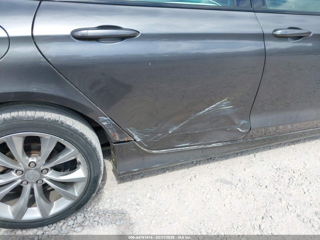 Продажа на аукционе авто 2015 Chrysler 200 S, vin: 1C3CCCBB5FN555126, номер лота: 44761914