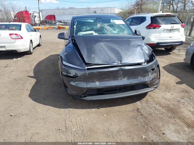 Продажа на аукционе авто 2026 Tesla Model Y Premium Rear-wheel Drive/standard Rear-wheel Drive, vin: 7SAYGDED3TA427311, номер лота: 44761960