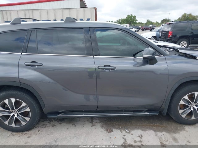 Toyota Highlander Xle 2021 5TDGZRBH8MS528061 Image 14
