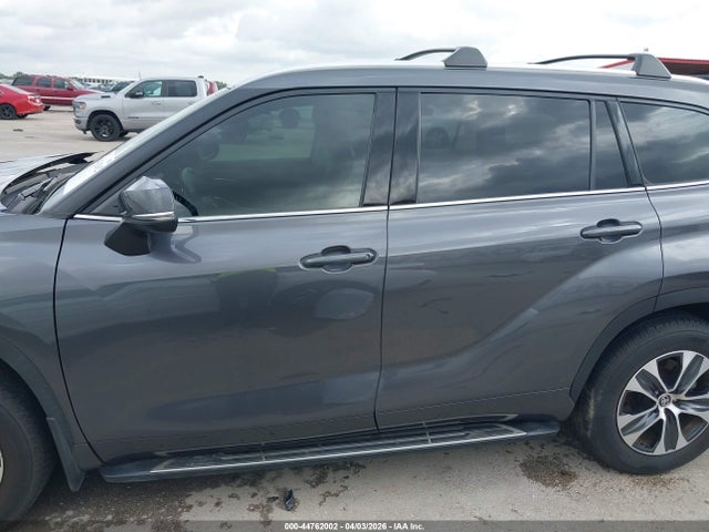 Toyota Highlander Xle 2021 5TDGZRBH8MS528061 Image 15