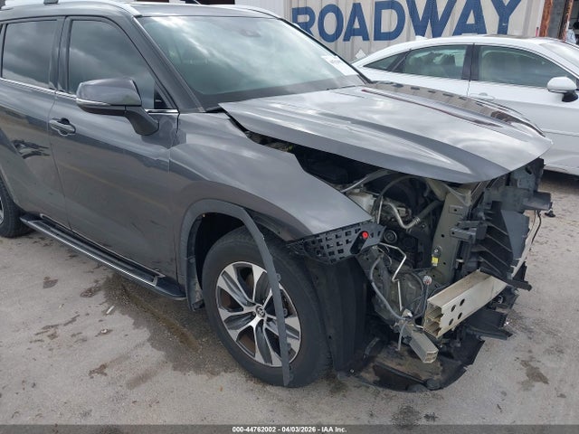 Toyota Highlander Xle 2021 5TDGZRBH8MS528061 Image 19