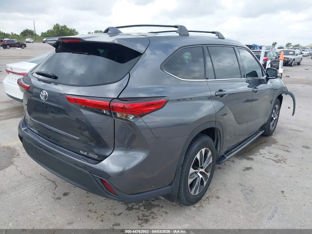 Toyota Highlander Xle 2021 5TDGZRBH8MS528061 Image 4