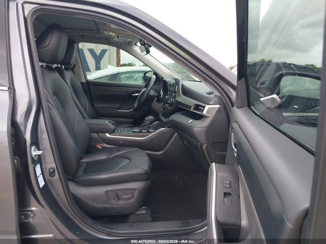 Toyota Highlander Xle 2021 5TDGZRBH8MS528061 Image 5