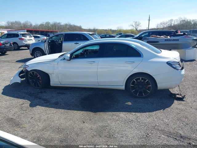 Продажа на аукционе авто 2015 Mercedes-benz C 300 4matic, vin: 55SWF4KB4FU068616, номер лота: 44762052