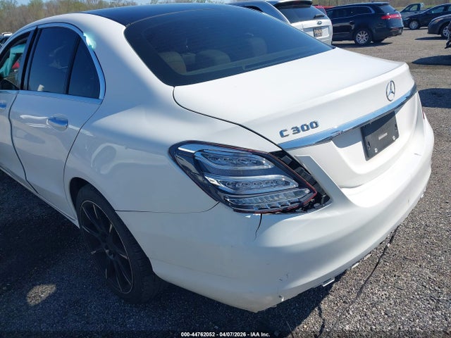Продажа на аукционе авто 2015 Mercedes-benz C 300 4matic, vin: 55SWF4KB4FU068616, номер лота: 44762052