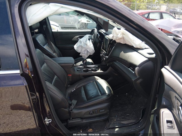 2022 Chevrolet Traverse Awd Lt Leather მანქანა იყიდება აუქციონზე, vin: 1GNEVHKW3NJ137112, აუქციონის ნომერი: 44762060