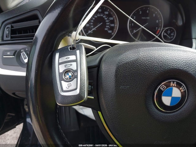 2011 Bmw 535i მანქანა იყიდება აუქციონზე, vin: WBAFR7C59BC601874, აუქციონის ნომერი: 44762061