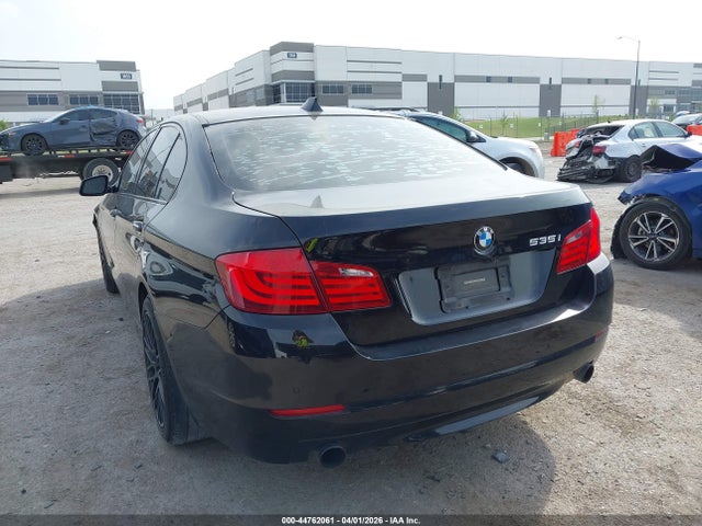 2011 Bmw 535i მანქანა იყიდება აუქციონზე, vin: WBAFR7C59BC601874, აუქციონის ნომერი: 44762061