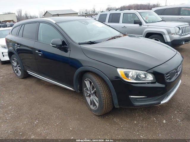 2015 VOLVO V60 CROSS COUNTRY YV4612HK8F1001681