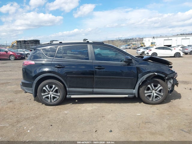 Toyota RAV4 LE 2018 2T3BFREV2JW844344 Image 13