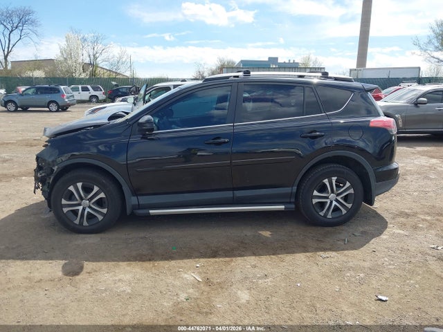 Toyota RAV4 LE 2018 2T3BFREV2JW844344 Image 14