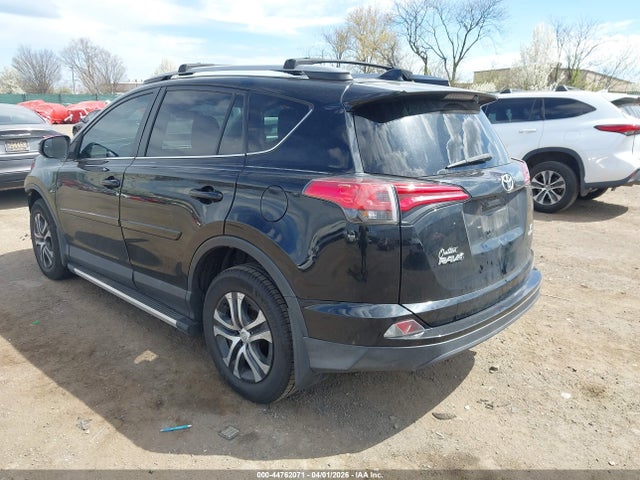 Toyota RAV4 LE 2018 2T3BFREV2JW844344 Image 3