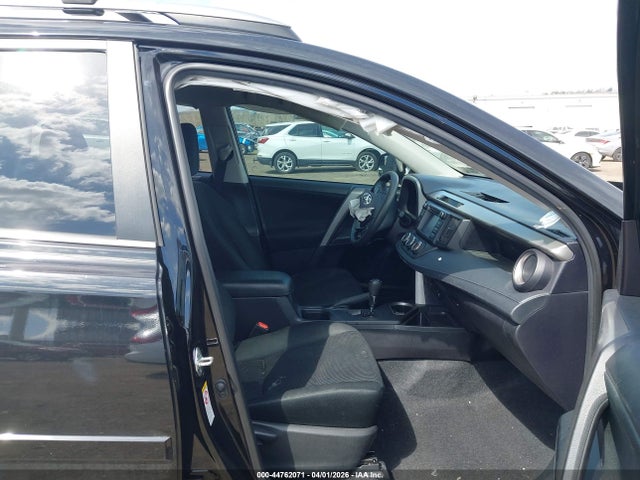 Toyota RAV4 LE 2018 2T3BFREV2JW844344 Image 5