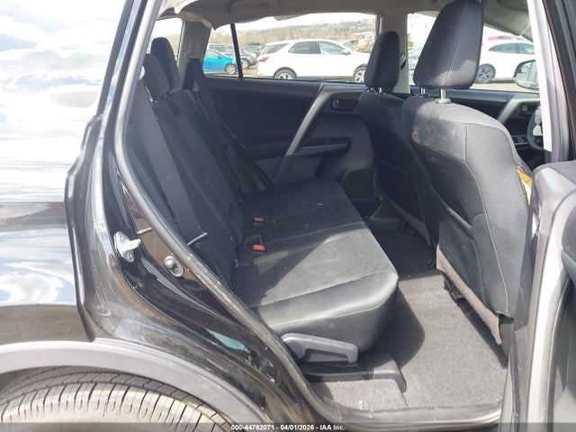 Toyota RAV4 LE 2018 2T3BFREV2JW844344 Image 8