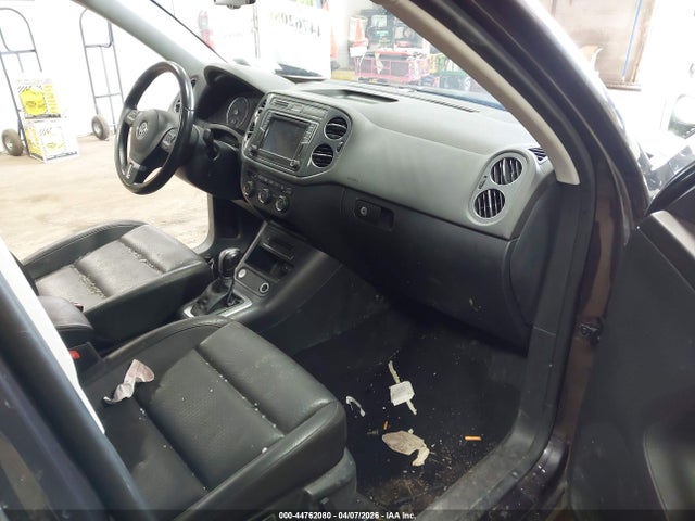 2016 Volkswagen Tiguan Se მანქანა იყიდება აუქციონზე, vin: WVGBV7AX8GW606194, აუქციონის ნომერი: 44762080