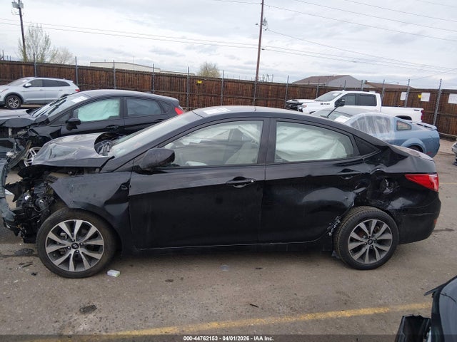 2017 Hyundai Accent Value Edition მანქანა იყიდება აუქციონზე, vin: KMHCT4AE7HU353759, აუქციონის ნომერი: 44762153