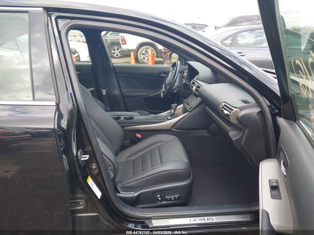 44762182 :رقم المزاد ، JTHCM1D21G5013127 vin ، 2016 Lexus Is 300 مزاد بيع