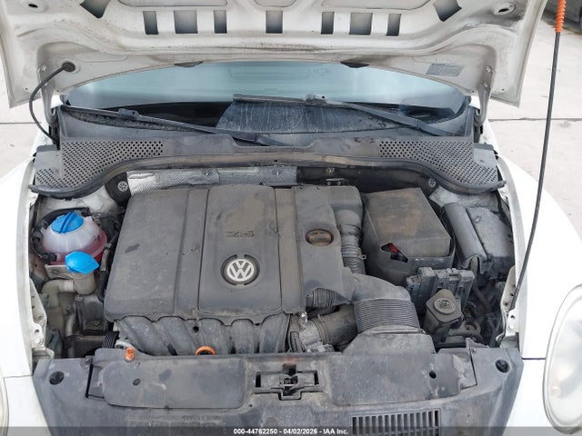 44762250 :رقم المزاد ، 3VWFP7ATXDM665933 vin ، 2013 Volkswagen Beetle 2.5l Entry مزاد بيع