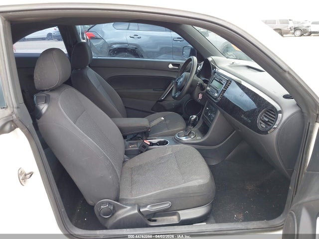 44762250 :رقم المزاد ، 3VWFP7ATXDM665933 vin ، 2013 Volkswagen Beetle 2.5l Entry مزاد بيع