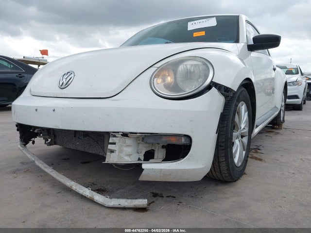 44762250 :رقم المزاد ، 3VWFP7ATXDM665933 vin ، 2013 Volkswagen Beetle 2.5l Entry مزاد بيع