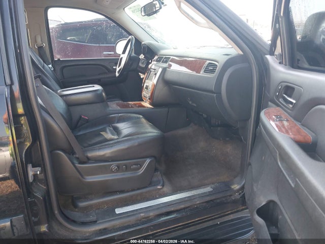 Продажа на аукционе авто 2008 Chevrolet Suburban 1500 Ltz, vin: 1GNFK16328J200127, номер лота: 44762258
