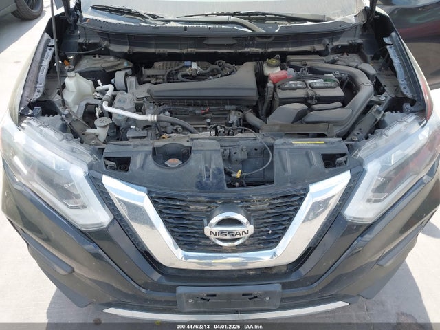 2017 Nissan Rogue S მანქანა იყიდება აუქციონზე, vin: JN8AT2MV4HW261481, აუქციონის ნომერი: 44762313