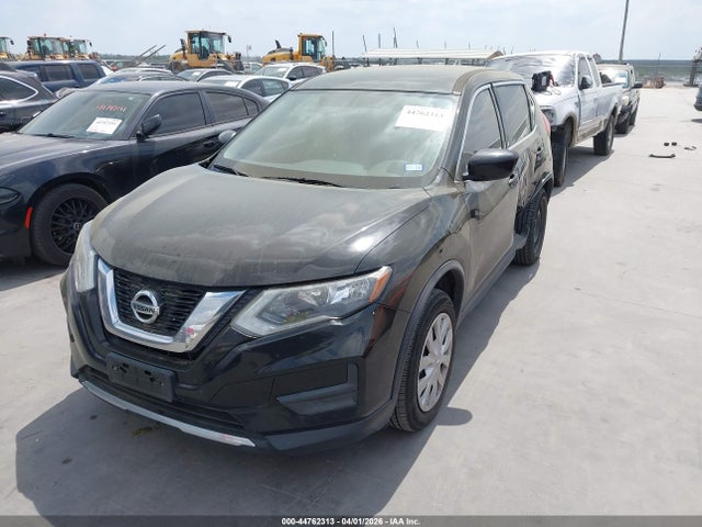 2017 Nissan Rogue S მანქანა იყიდება აუქციონზე, vin: JN8AT2MV4HW261481, აუქციონის ნომერი: 44762313