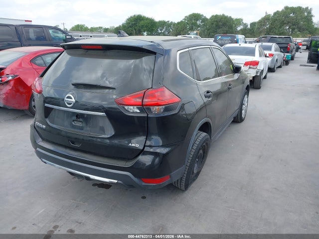 2017 Nissan Rogue S მანქანა იყიდება აუქციონზე, vin: JN8AT2MV4HW261481, აუქციონის ნომერი: 44762313